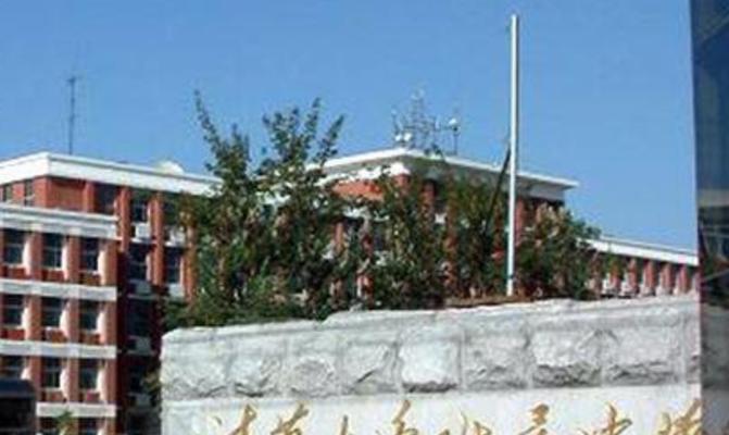 坚毅不屈，敢于挑战（坚毅不屈，敢于挑战）