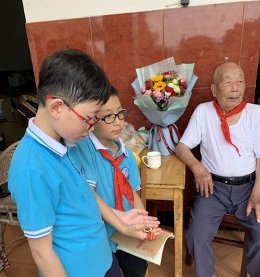 榜样，熠熠生辉（以我与榜样共成长）