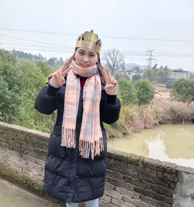 “彼岸花开——一个关于爱情的故事”（“两颗年轻的心在彼此执着中绽放”）