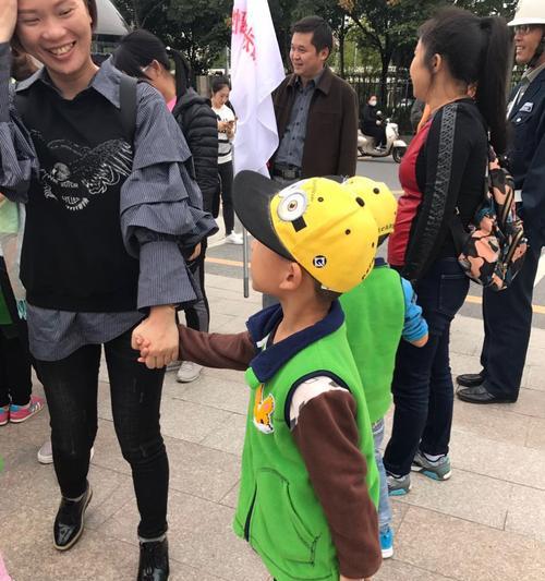 小导游的奇妙经历（我成为了一天的导游，畅游名胜古迹）