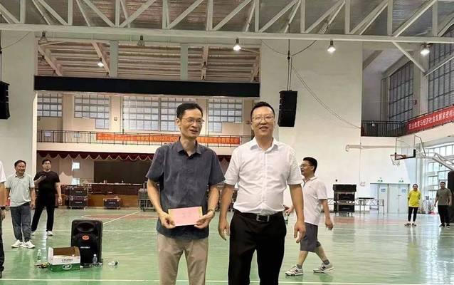 团队协作，力量无限（拔河比赛，小伙伴们的成长故事）