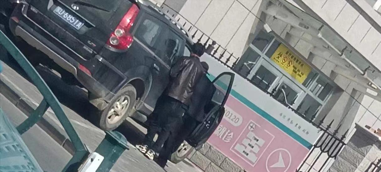 瘦弱少年，力挽狂澜（瘦弱少年，力挽狂澜）