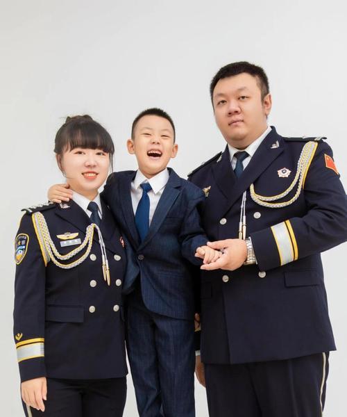 父爱如山，感恩永存（一个女孩的成长故事）