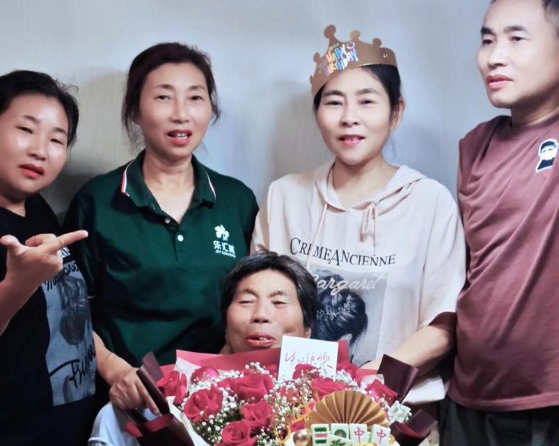 一桶热水、一个拥抱、一颗感恩的心（幸福原来如此简单）