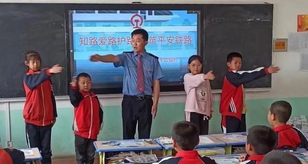 路上的守护者——以爱路护路（用心守护路面安全）
