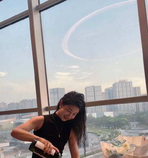 黄昏下的故事（夕阳余晖下，一段令人感动的爱情故事）