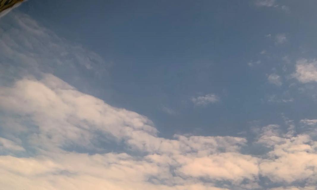 飘荡的青春梦（以天空为舞台的生命狂想曲）