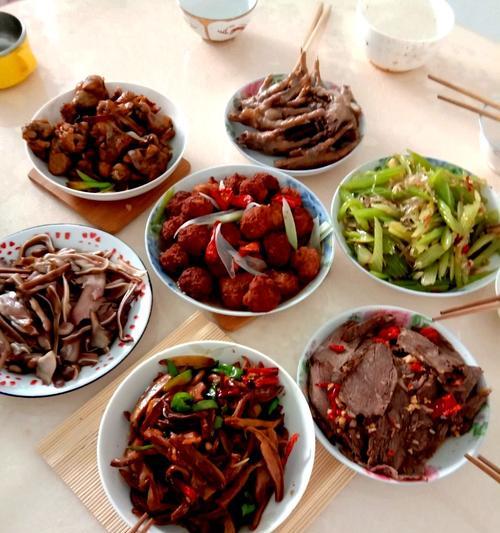 幸福同行（以开开心心做大年）