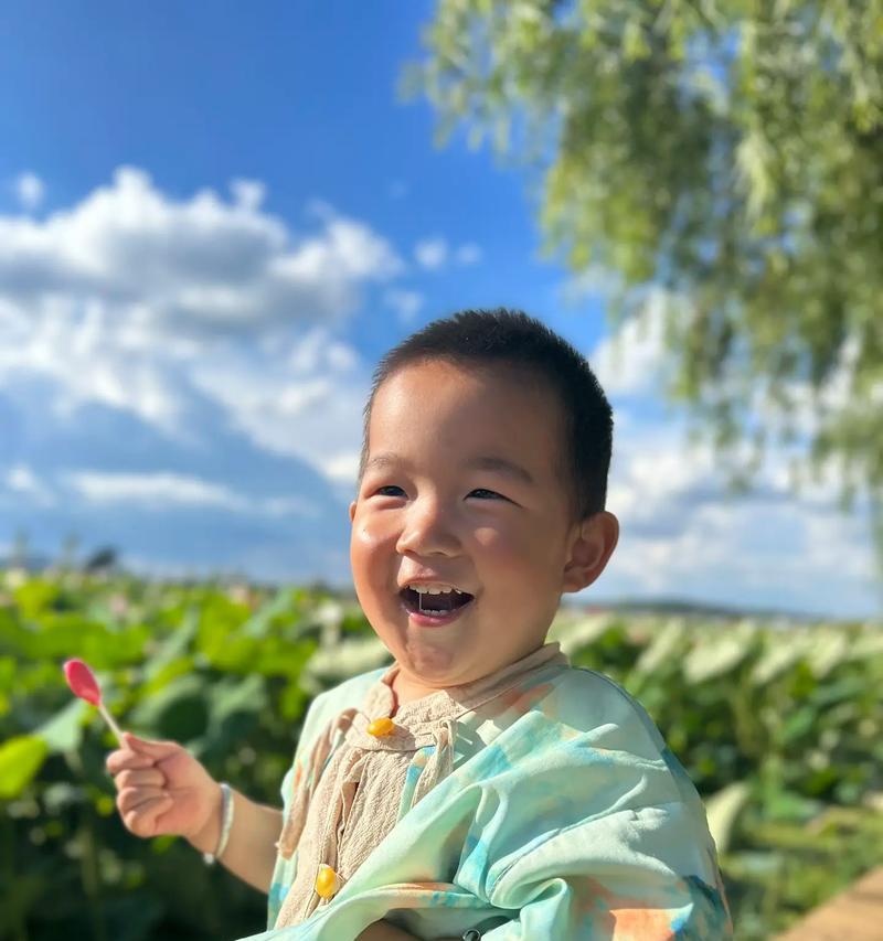 母爱如初春，温暖如阳光——一位母亲的爱心故事