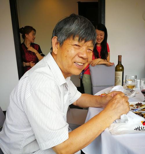 岁月如梭，回忆不灭；（岁月如梭，回忆不灭；）