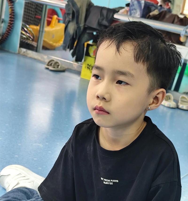 我不想长大（追寻曾经的快乐）