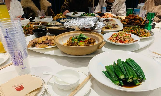 其乐融融，甜蜜温馨（一个幸福家庭的故事）