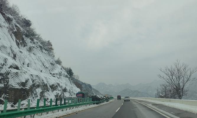 冬日里的雪景（静谧中的美丽）